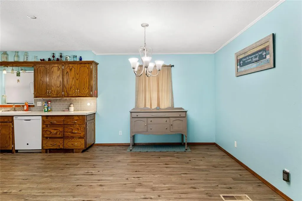 Photo 8 — 115 E 10th Street, Custer City, OK 73639