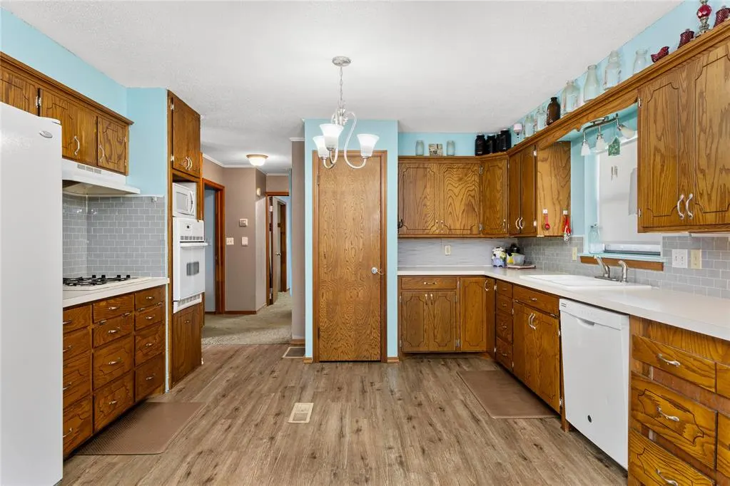 Photo 10 — 115 E 10th Street, Custer City, OK 73639