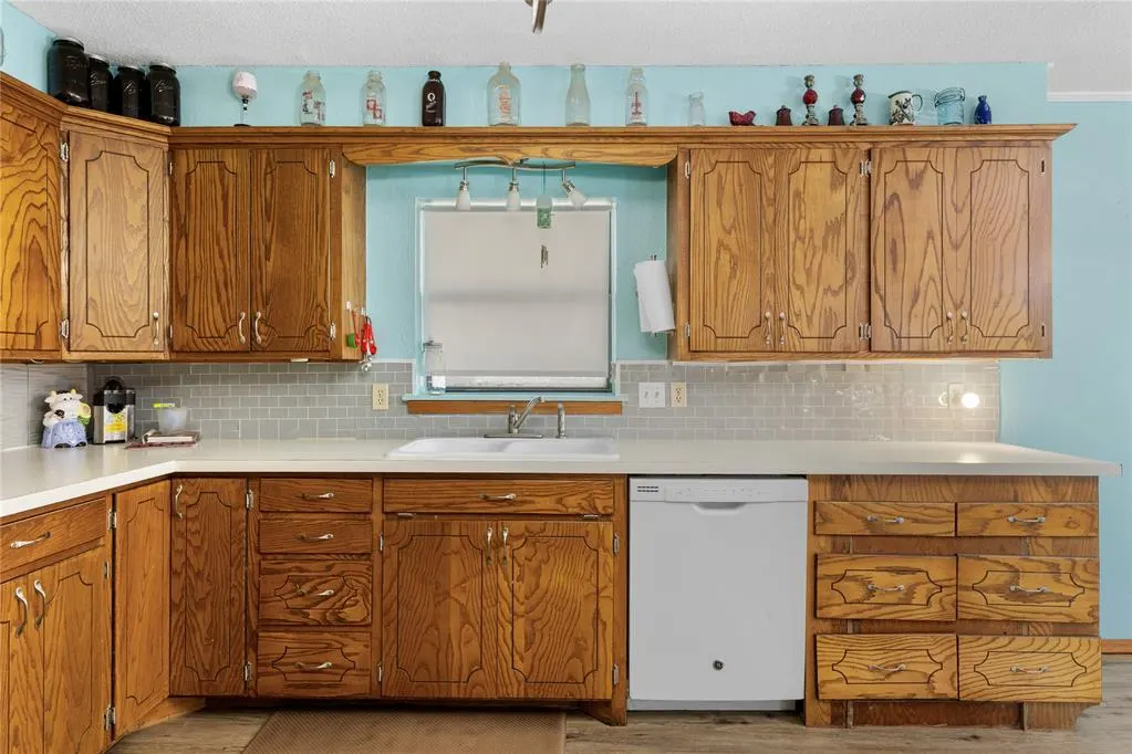 Photo 12 — 115 E 10th Street, Custer City, OK 73639