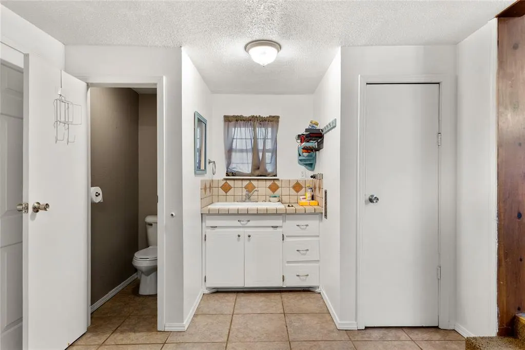 Photo 14 — 115 E 10th Street, Custer City, OK 73639