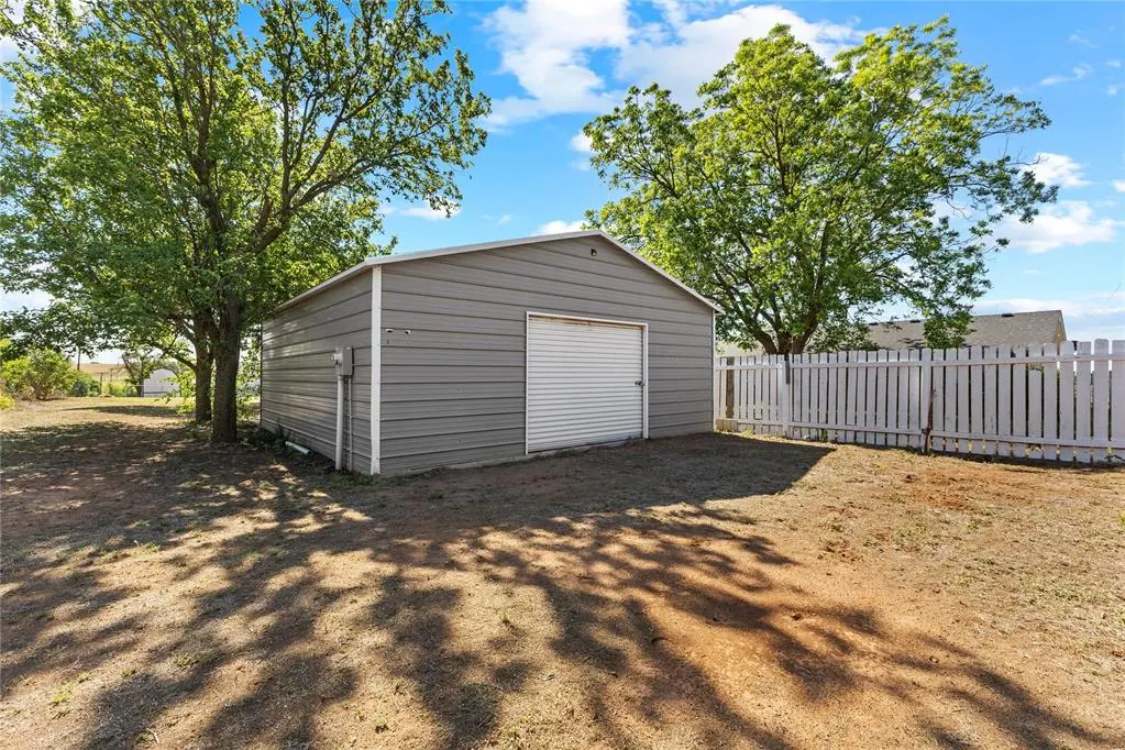 Photo 27 — 115 E 10th Street, Custer City, OK 73639