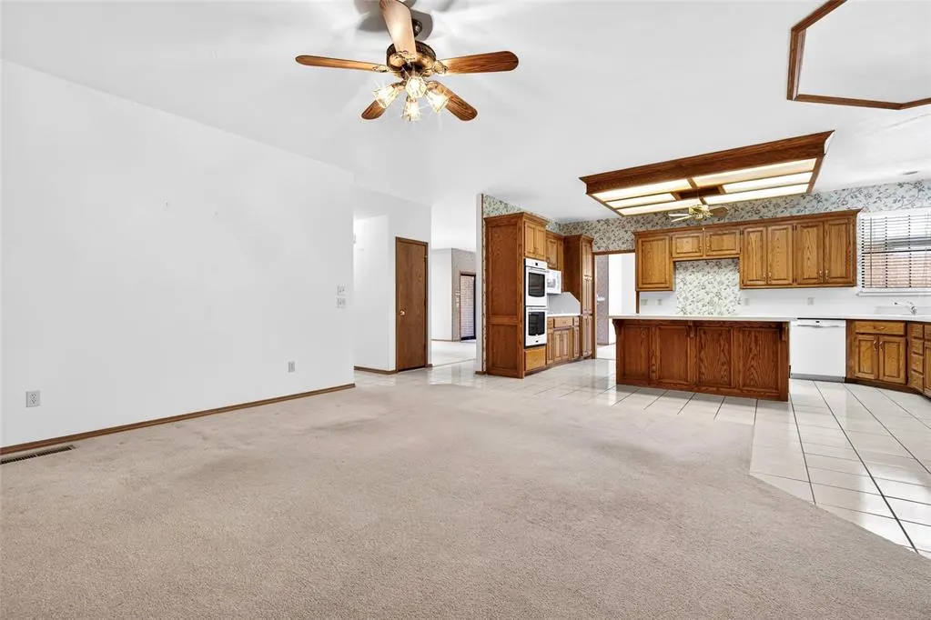 Photo 15 — 7824 NW 39th Street, Bethany, OK 73008