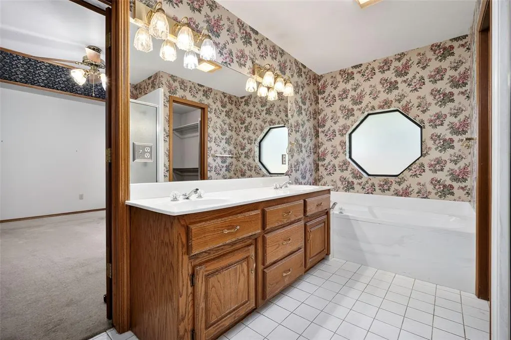 Photo 17 — 7824 NW 39th Street, Bethany, OK 73008