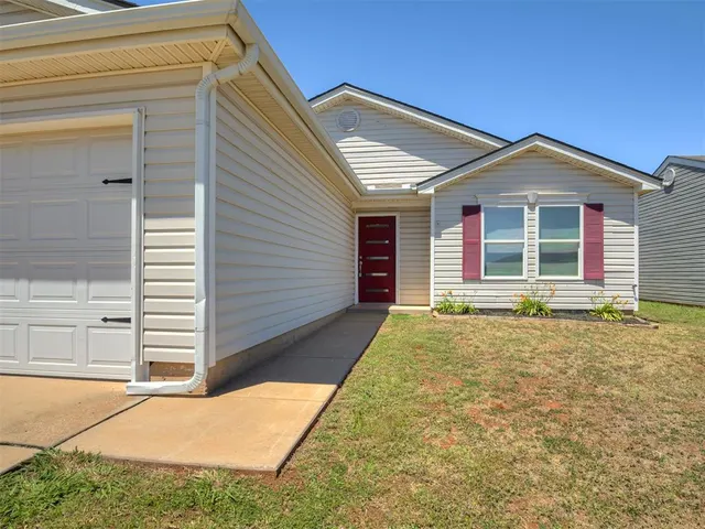 Photo 2 — 1705 NW 145th Street, Edmond, OK 73013