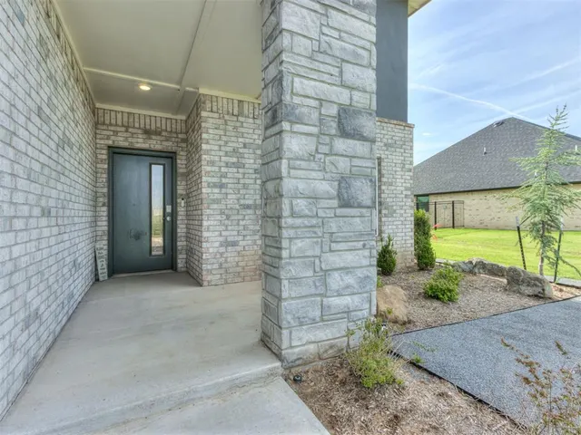 Photo 3 — 9624 Sultans Water Way, Yukon, OK 73099