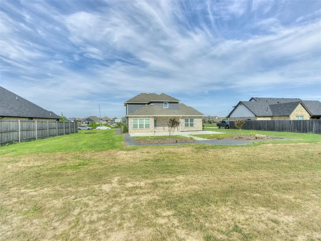 Photo 42 — 9624 Sultans Water Way, Yukon, OK 73099