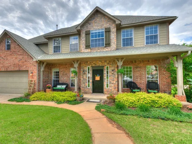 Front exterior — 524 Celtic Court, Edmond, OK 73025