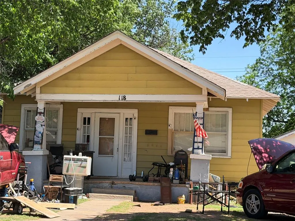Front exterior — 118 S Hitchcock Street, Hobart, OK 73651