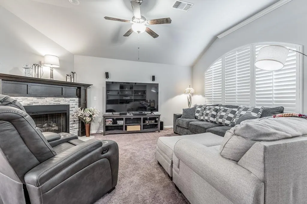 Photo 14 — 910 Brookhollow Drive, Chickasha, OK 73018