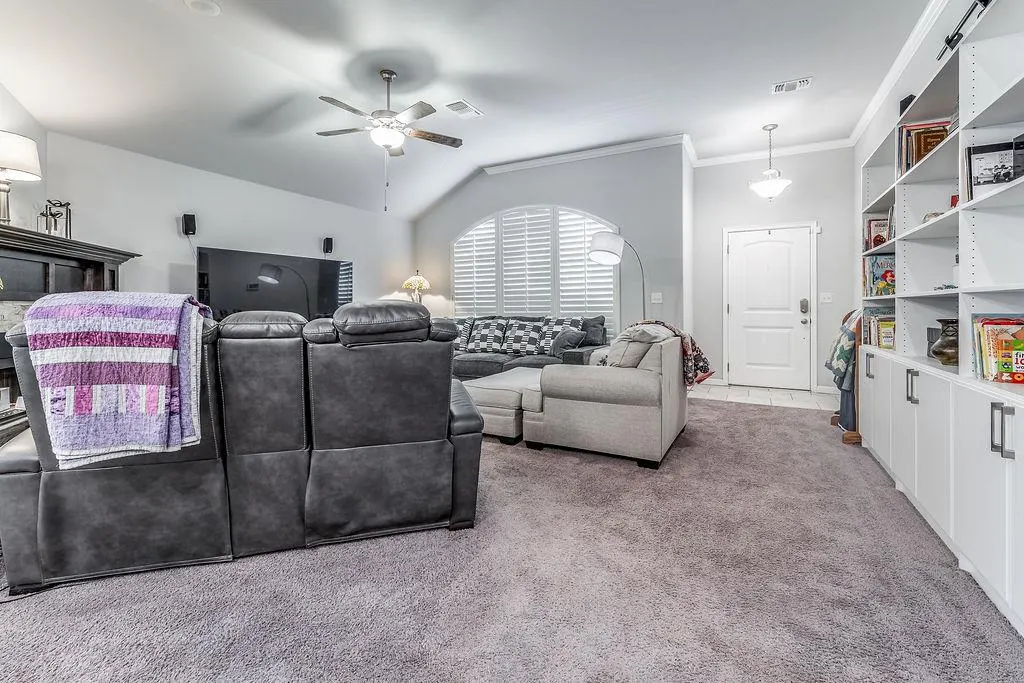 Photo 15 — 910 Brookhollow Drive, Chickasha, OK 73018