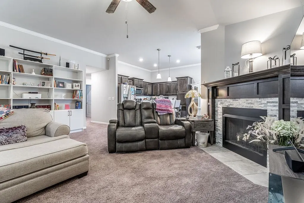 Photo 16 — 910 Brookhollow Drive, Chickasha, OK 73018