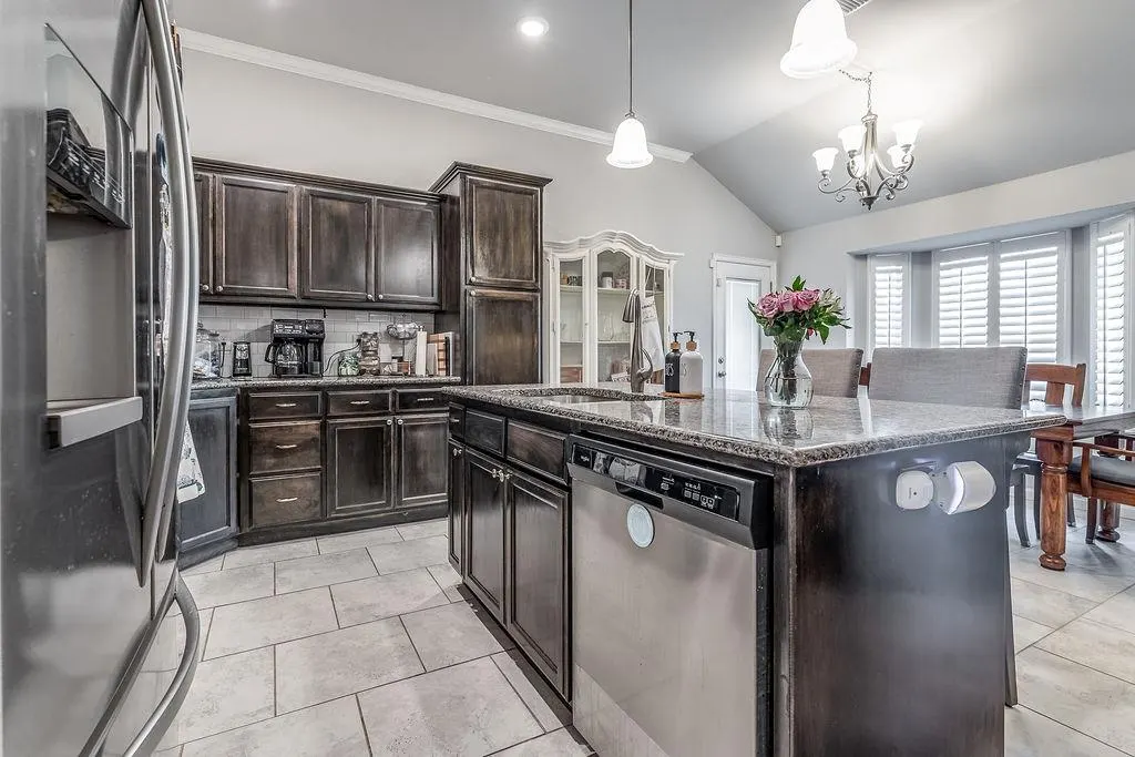 Photo 19 — 910 Brookhollow Drive, Chickasha, OK 73018
