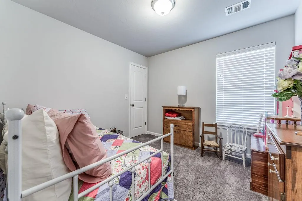 Photo 24 — 910 Brookhollow Drive, Chickasha, OK 73018