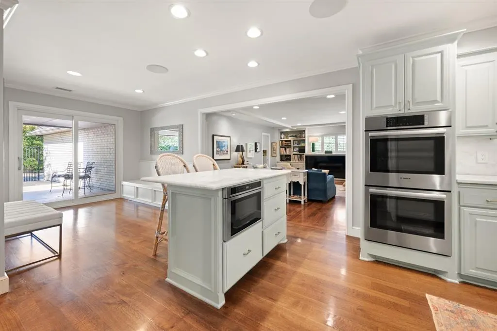 Photo 11 — 1401 Glenbrook Drive, Oklahoma City, OK 73118