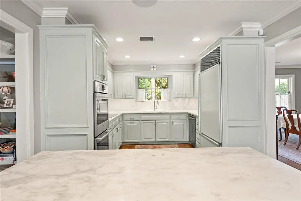 Photo 12 — 1401 Glenbrook Drive, Oklahoma City, OK 73118