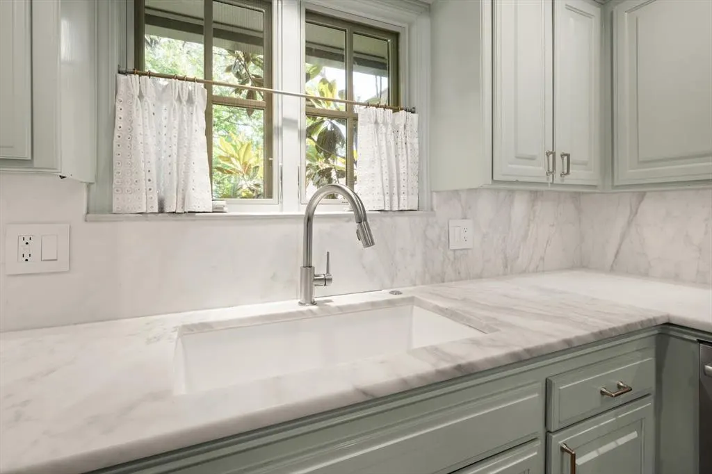 Photo 16 — 1401 Glenbrook Drive, Oklahoma City, OK 73118