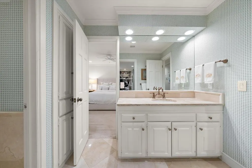 Photo 38 — 1401 Glenbrook Drive, Oklahoma City, OK 73118