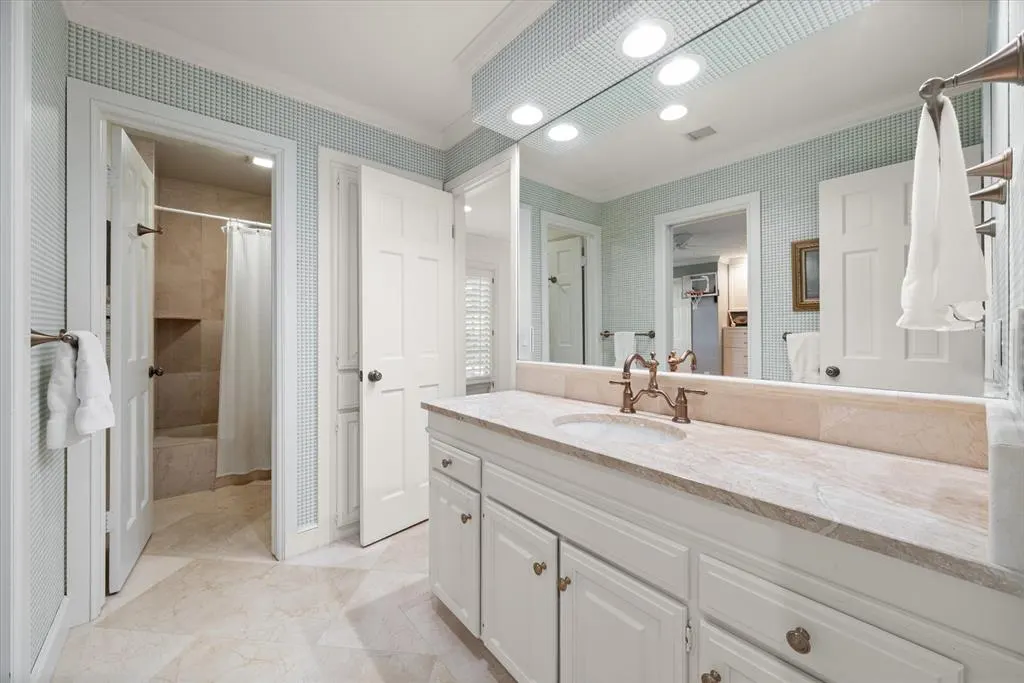 Photo 39 — 1401 Glenbrook Drive, Oklahoma City, OK 73118