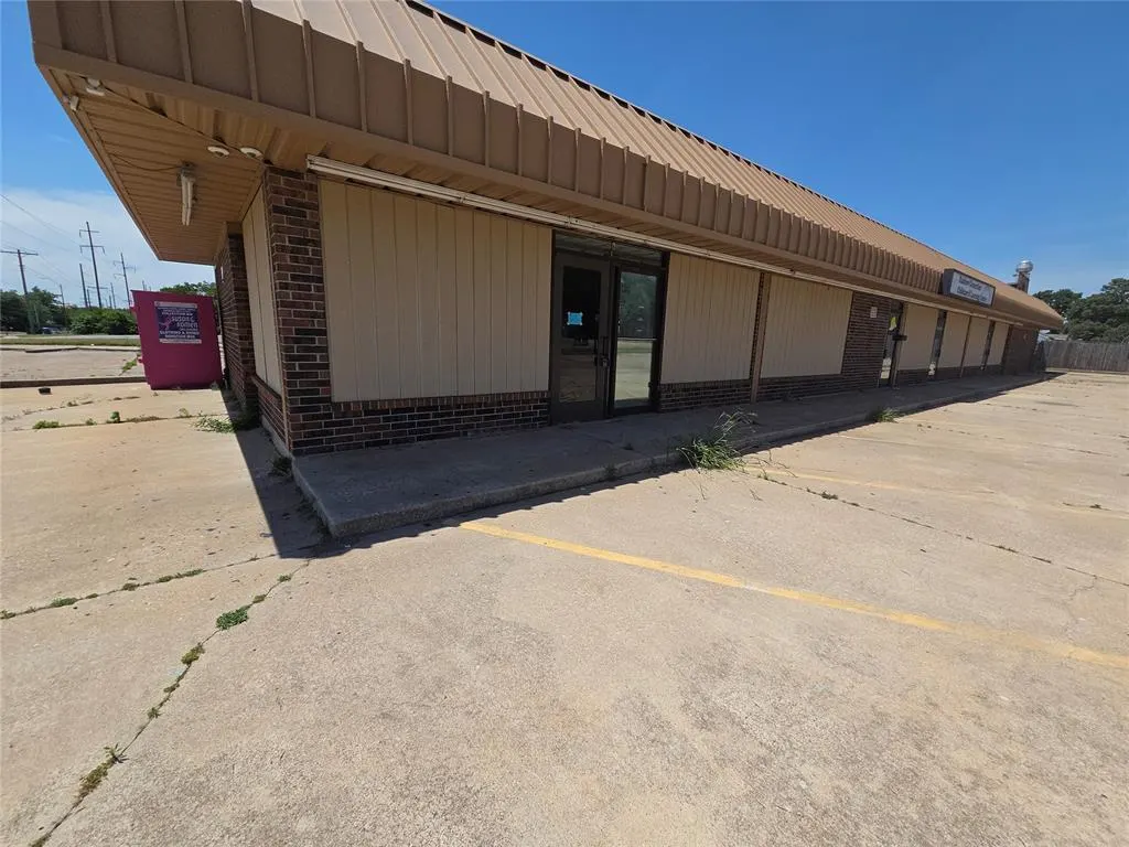 Photo 4 — 8421 NE 10th Street A, Midwest City, OK 73110