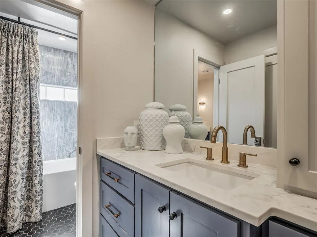 Photo 24 — 6500 N Grand Boulevard 125, Oklahoma City, OK 73116