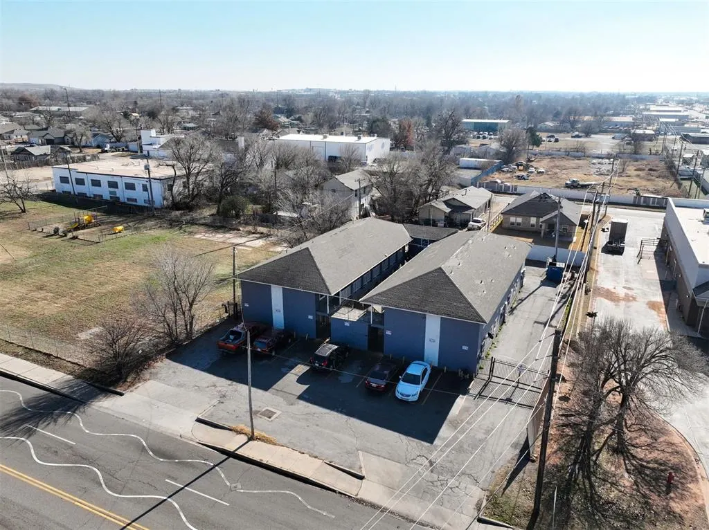 Photo 2 — 218 SE 44th Street, Oklahoma City, OK 73129