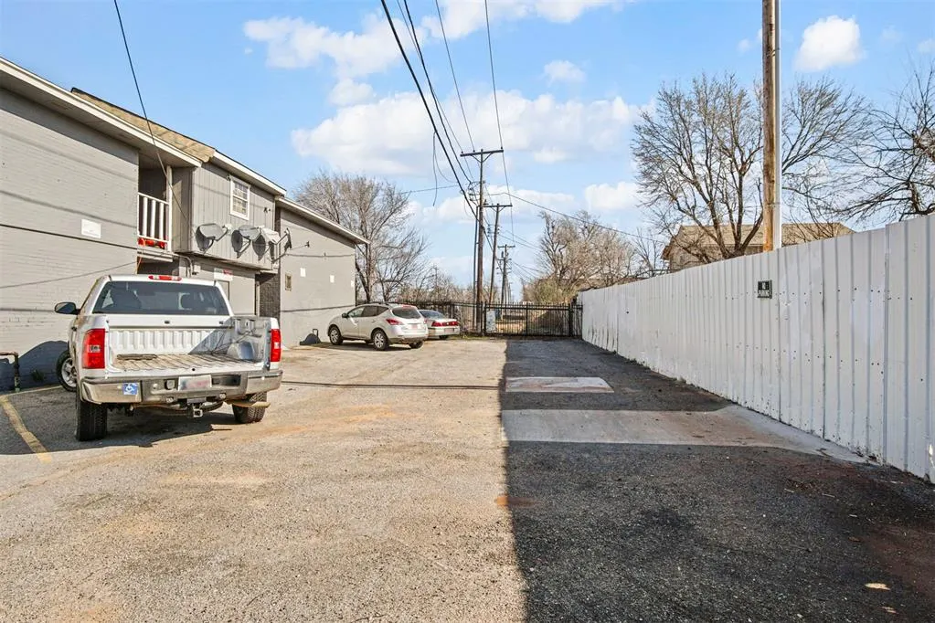 Photo 14 — 218 SE 44th Street, Oklahoma City, OK 73129