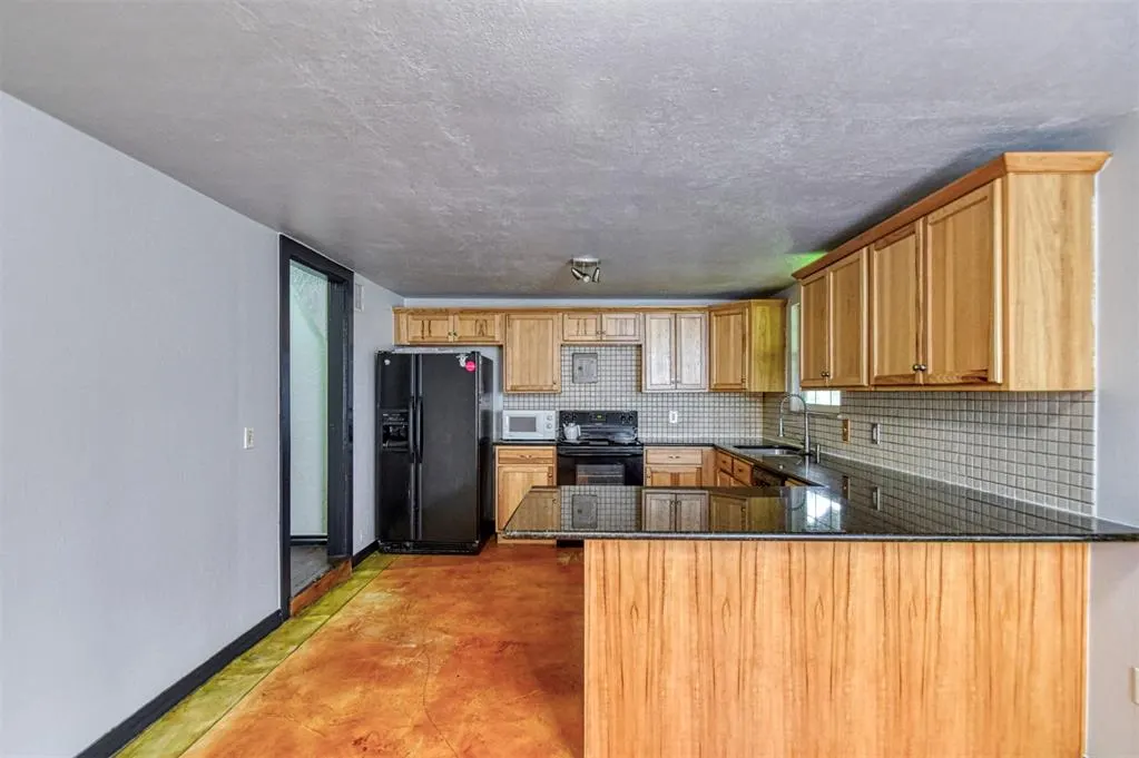 Photo 17 — 717 E Johnson Street, Norman, OK 73071