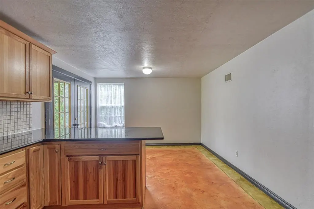 Photo 18 — 717 E Johnson Street, Norman, OK 73071