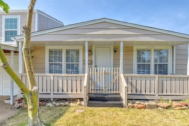 Photo 5 — 717 E Johnson Street, Norman, OK 73071