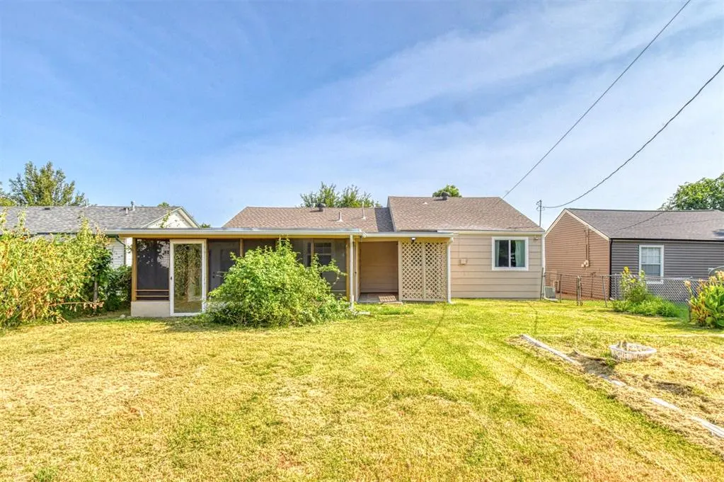 Photo 38 — 717 E Johnson Street, Norman, OK 73071