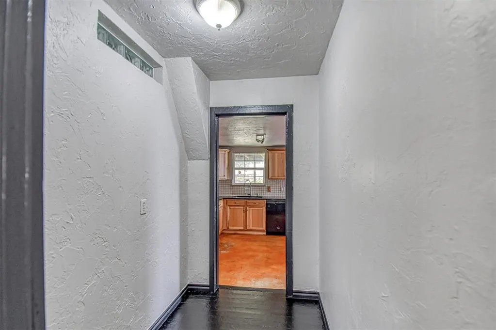 Photo 16 — 717 E Johnson Street, Norman, OK 73071