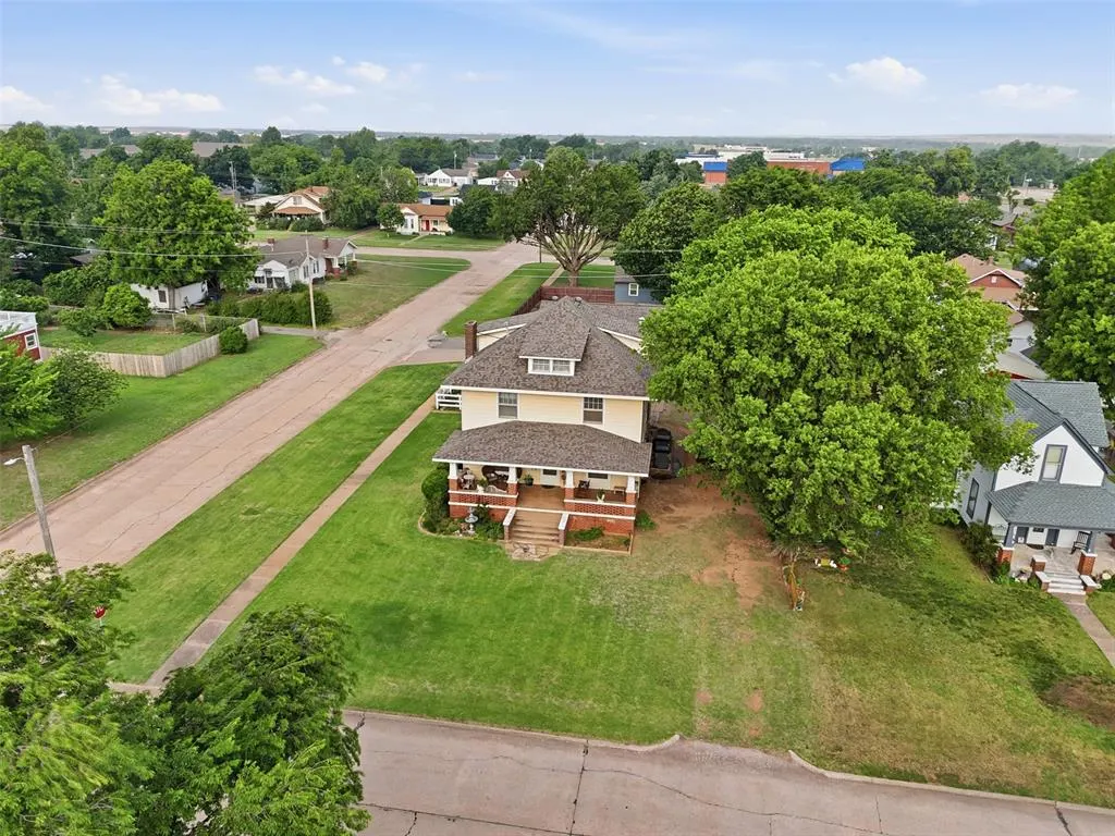 Photo 8 — 624 S 7th Street, Kingfisher, OK 73750
