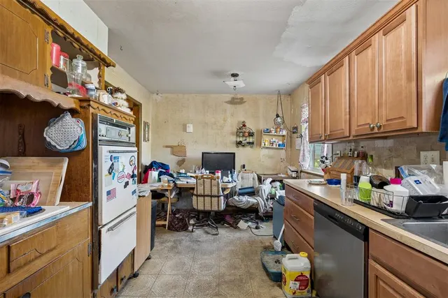 Photo 8 — 3113 N Warren Avenue, Oklahoma City, OK 73112