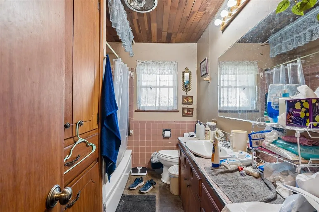 Photo 13 — 3113 N Warren Avenue, Oklahoma City, OK 73112