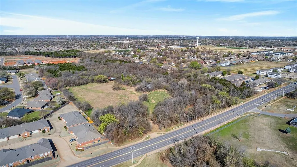 Photo 4 — 0 N Kelly Avenue Tract 2, Edmond, OK 73003