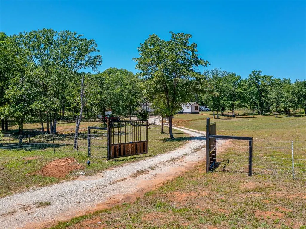 Photo 2 — 9861 Aberdeen Street, Lexington, OK 73051