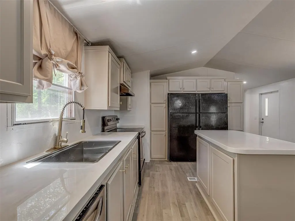 Photo 11 — 9861 Aberdeen Street, Lexington, OK 73051