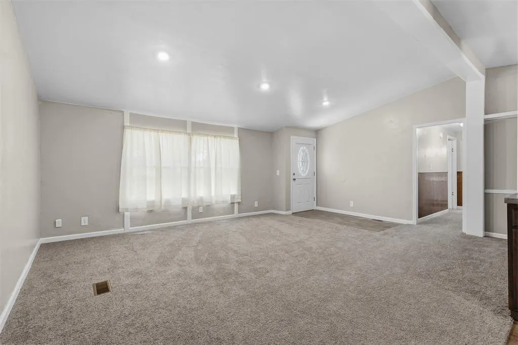 Photo 5 — 12351 Willowview, Lexington, OK 73051