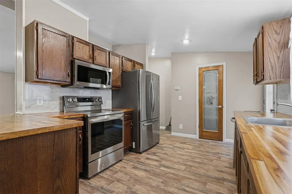 Photo 9 — 12351 Willowview, Lexington, OK 73051