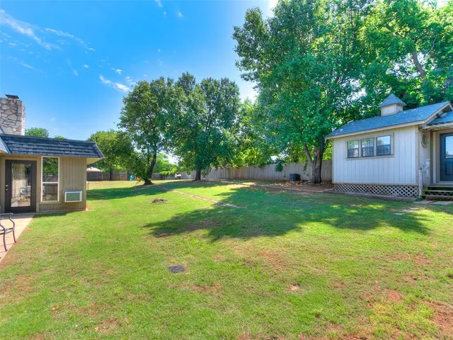 Photo 6 — 1812 Dove Court, Edmond, OK 73034
