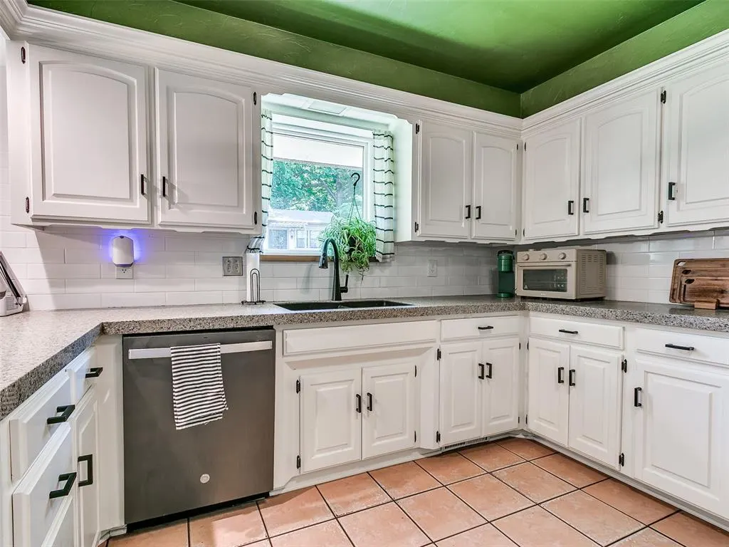 Photo 20 — 1812 Dove Court, Edmond, OK 73034