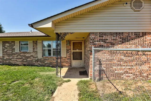 Photo 5 — 34304 Lake Road, Shawnee, OK 74801