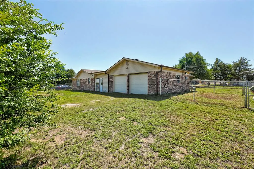 Photo 23 — 34304 Lake Road, Shawnee, OK 74801