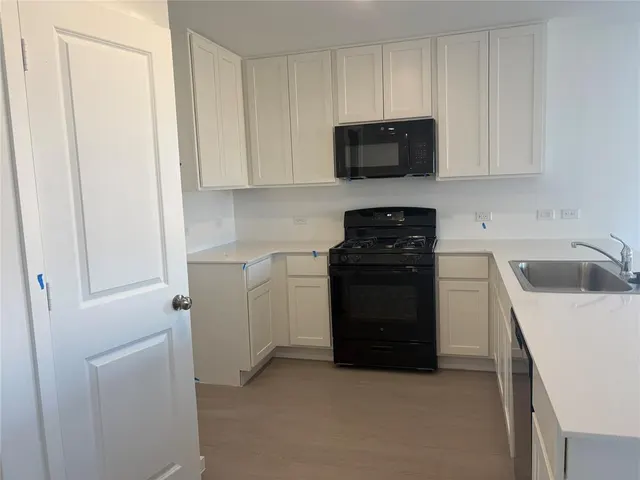 Photo 4 — 1905 Alpine Beach Lane, Oklahoma City, OK 73128