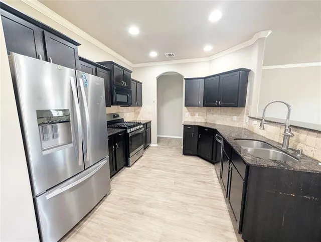 Photo 4 — 10728 NW 27th Street, Yukon, OK 73099