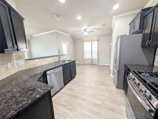 Photo 5 — 10728 NW 27th Street, Yukon, OK 73099