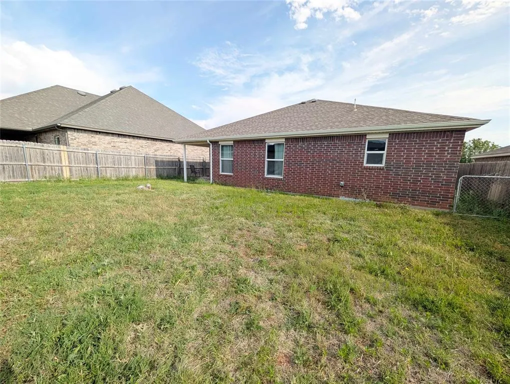 Photo 12 — 10728 NW 27th Street, Yukon, OK 73099