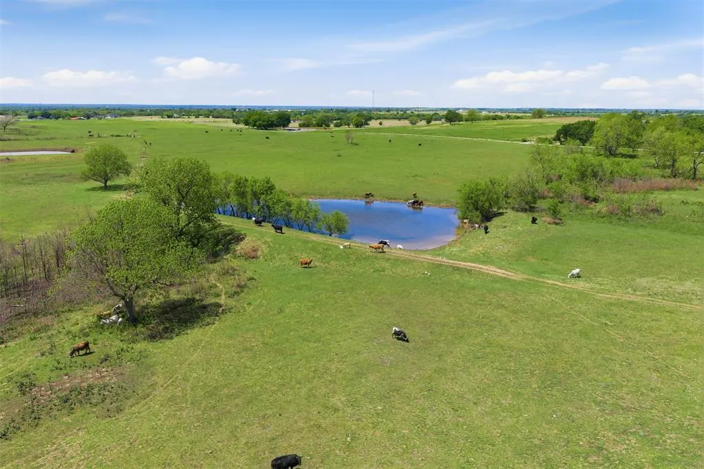 Photo 9 — Fairview Road 6, Davis, OK 73030
