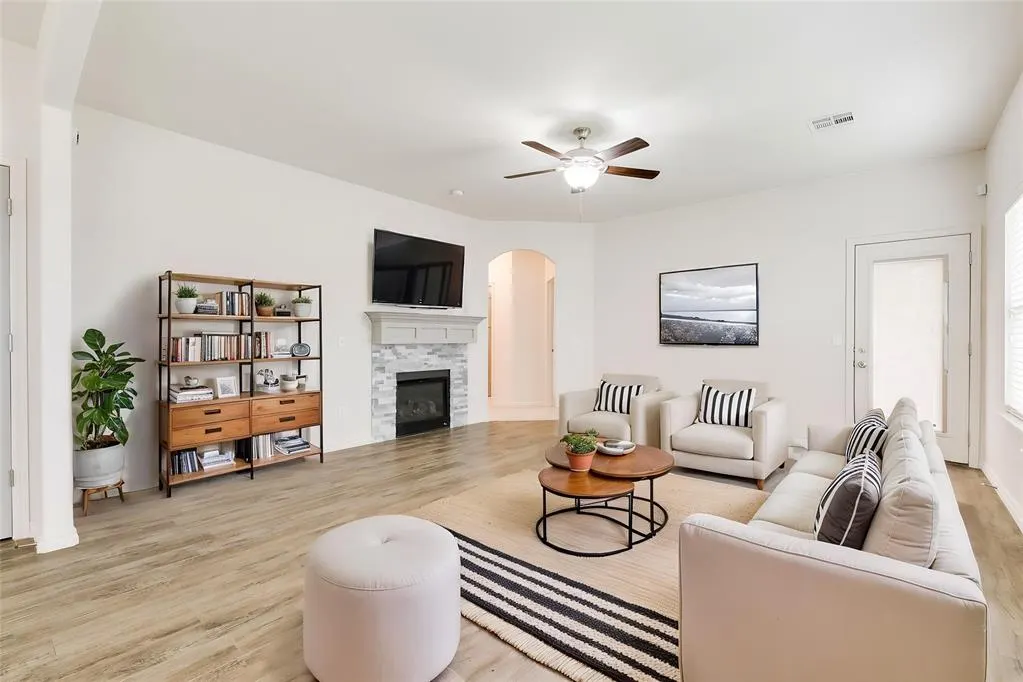 Photo 2 — 13700 Paddington Avenue, Oklahoma City, OK 73142