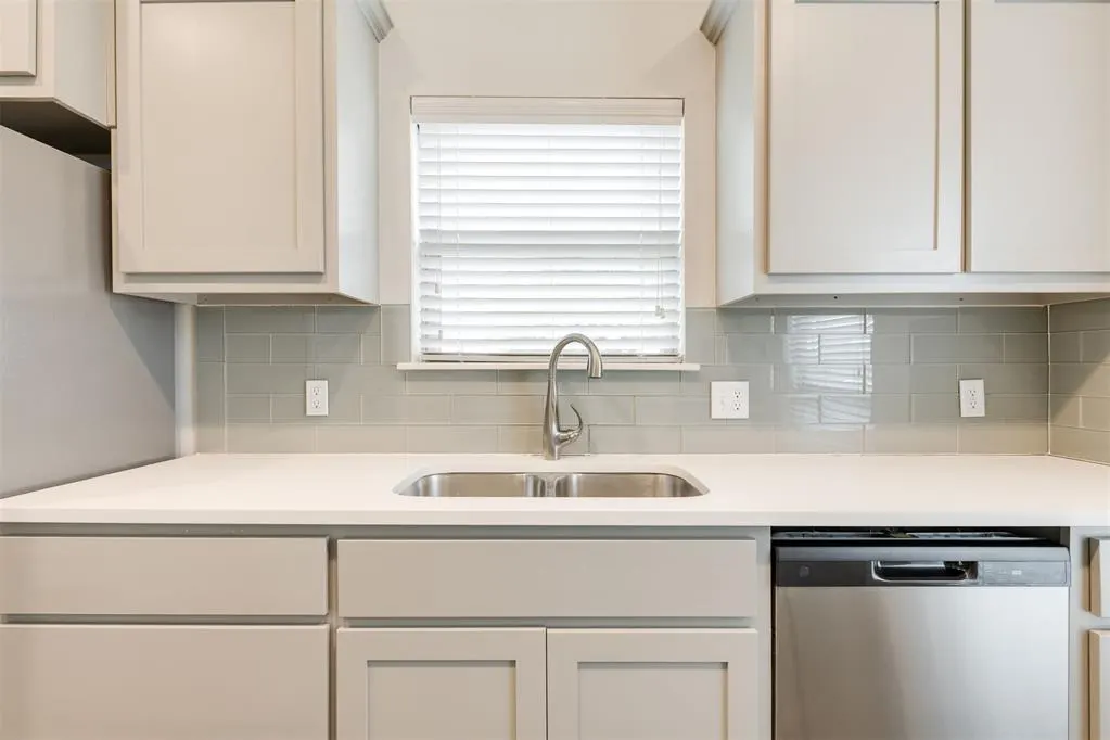 Photo 8 — 13700 Paddington Avenue, Oklahoma City, OK 73142